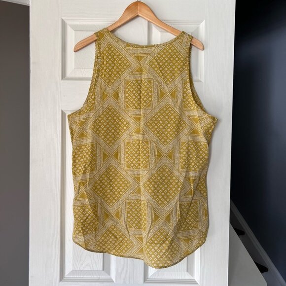 The North Face Women’s Sleeveless Tank Top Yellow Geometric Print Size L - Picture 2 of 3